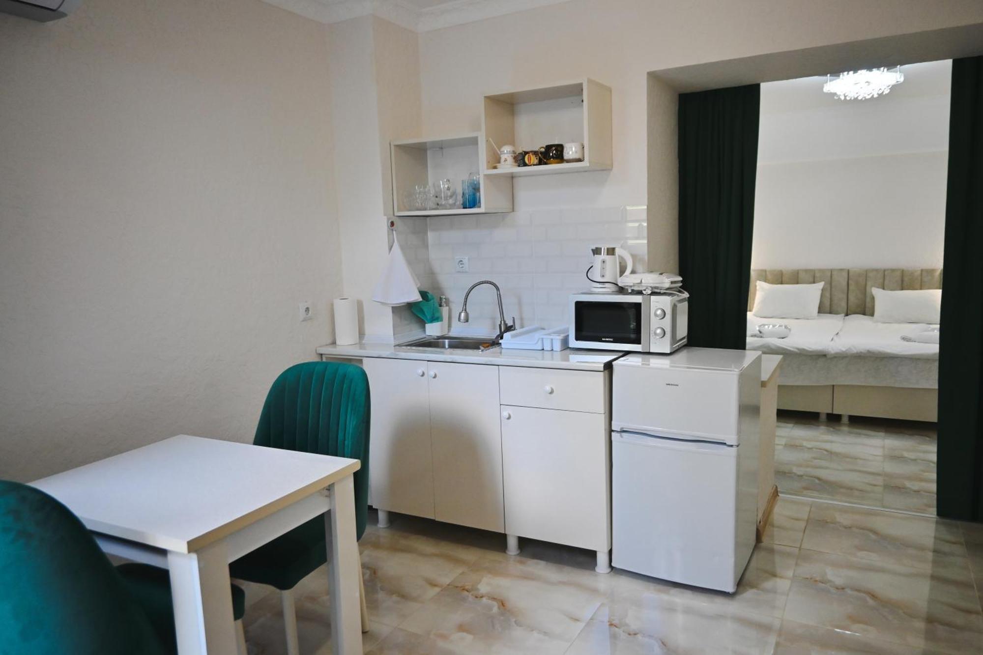 Jerusalem Merkaz Hotel Кутаїсі Екстер'єр фото