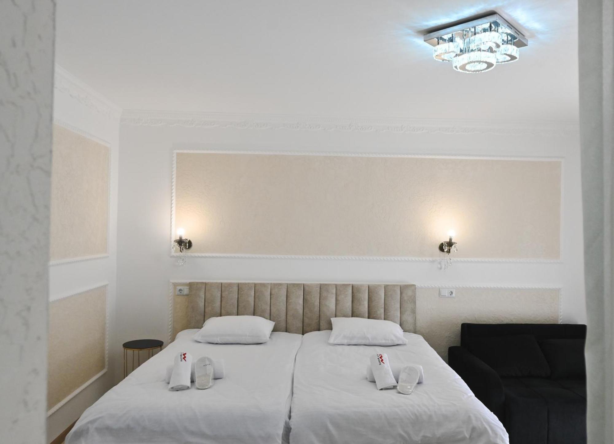 Jerusalem Merkaz Hotel Кутаїсі Екстер'єр фото