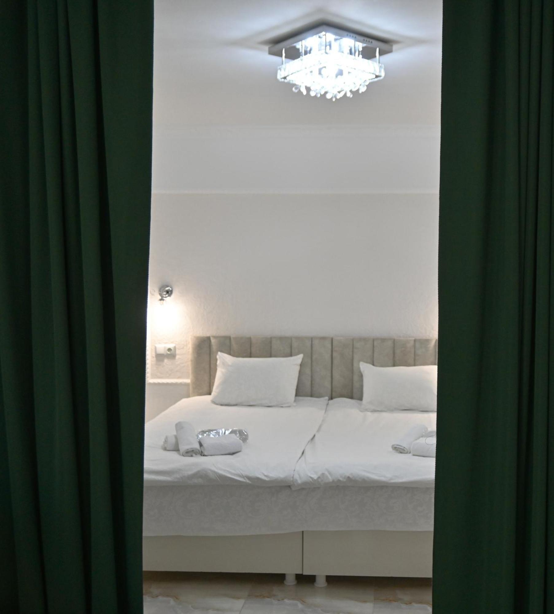 Jerusalem Merkaz Hotel Кутаїсі Екстер'єр фото